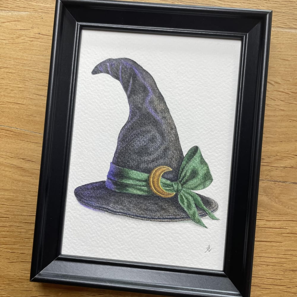 Witches hat with watercolour pencils - image 1 - student project