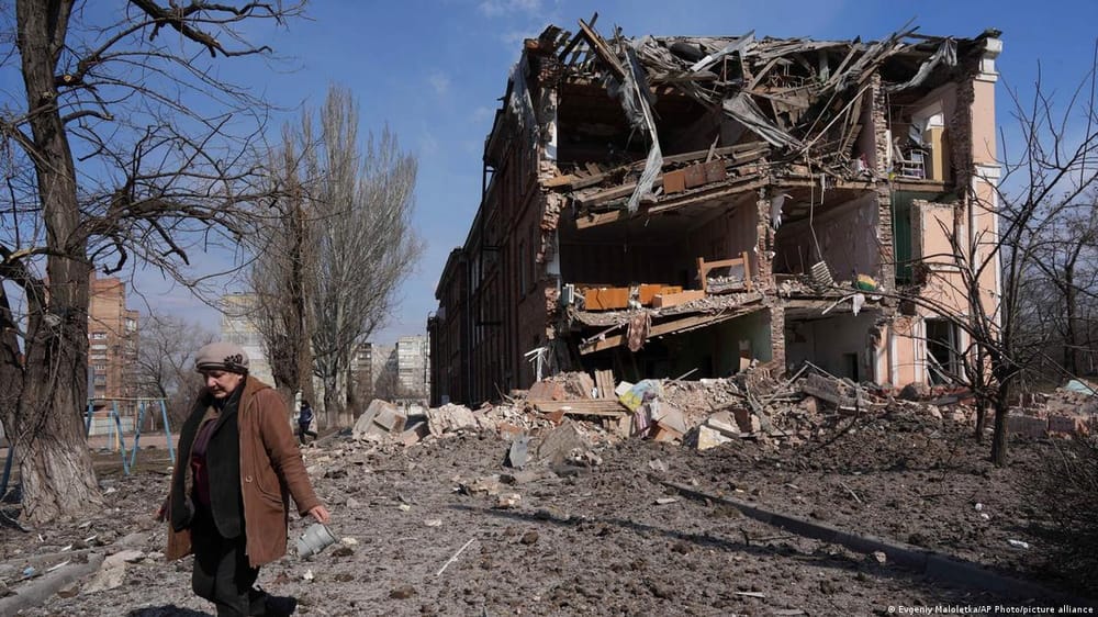 Rebuilding of the destroyed Ukrainian house - image 1 - student project