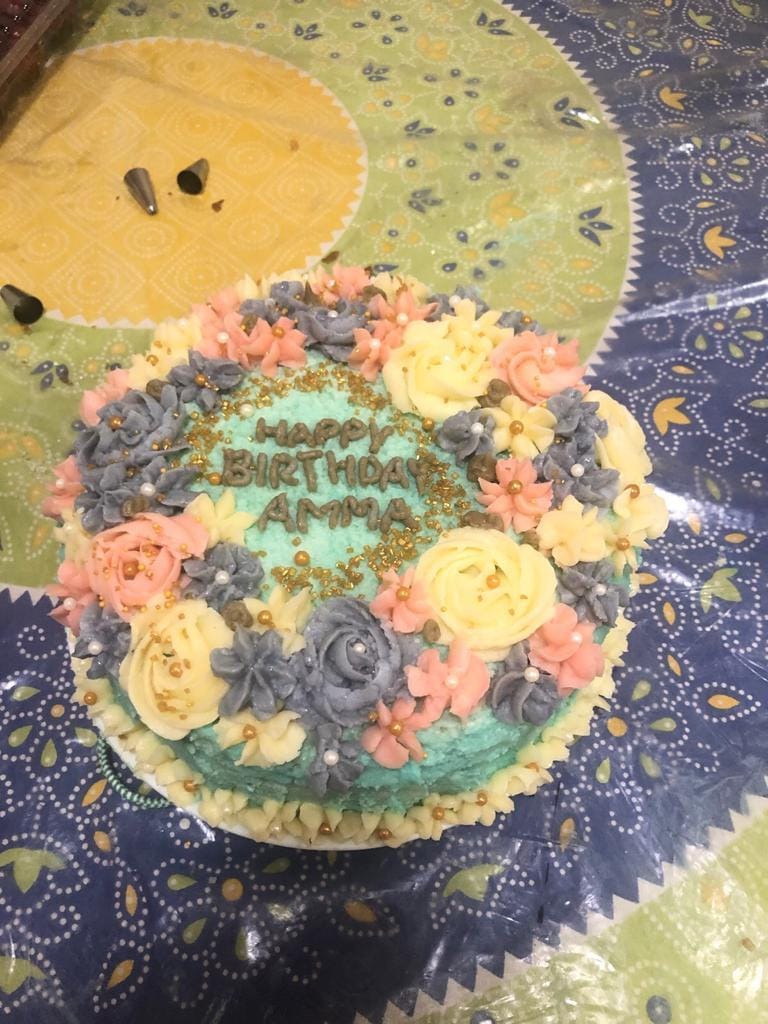 Floral birthday cake - image 1 - student project
