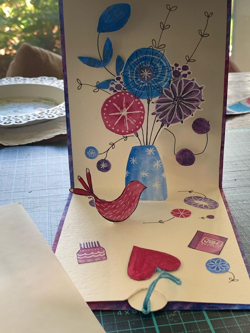 Judes’s pop-up birthday card - image 2 - student project