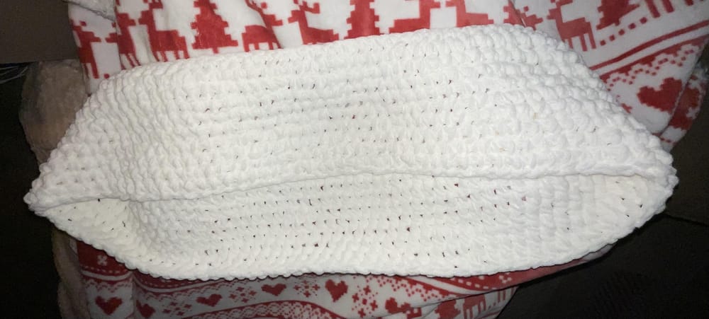Crochet infinity scarf - image 1 - student project