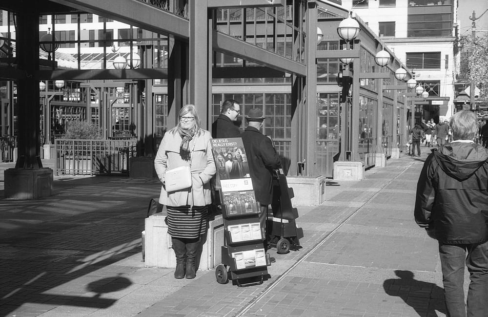 Street photo lessons, pt. 1 Spiritual theme; pt. 2 Shoes - image 2 - student project