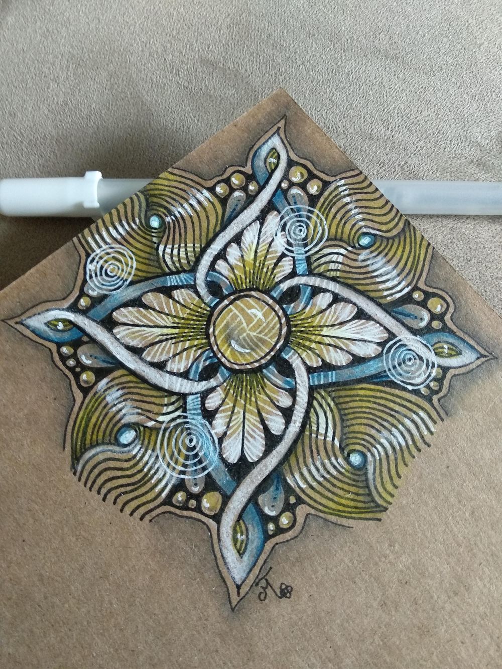 First try of technique and on brown cardboard - image 1 - student project