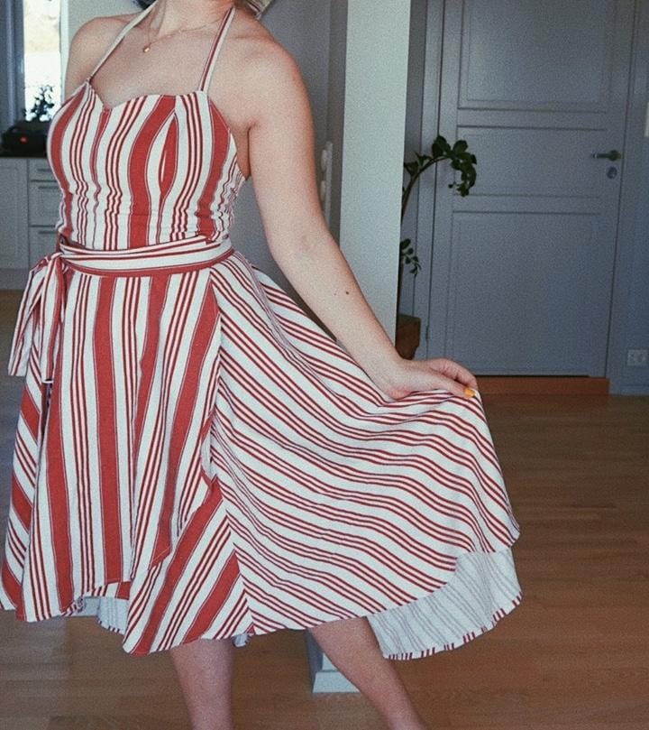 Wrap skirt from old bedsheet - image 1 - student project