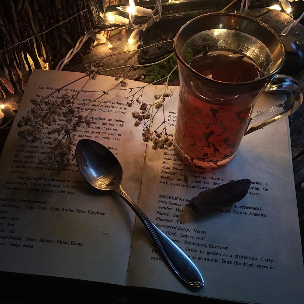 A Cup of tea and tarot - image 1 - student project