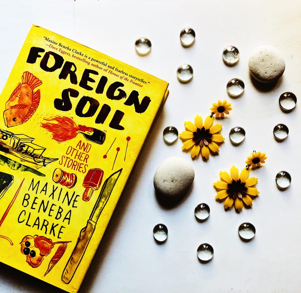 #Books&Earrings - image 1 - student project