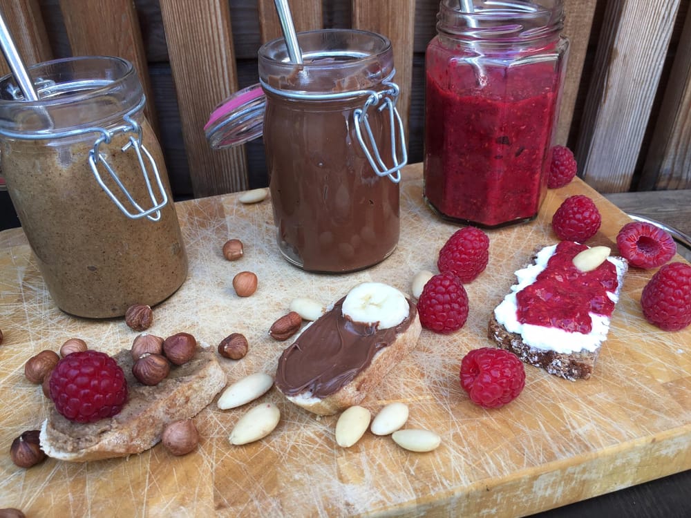 Three healthy homemade alternatives to nutella and jam - photo session - image 2 - student project