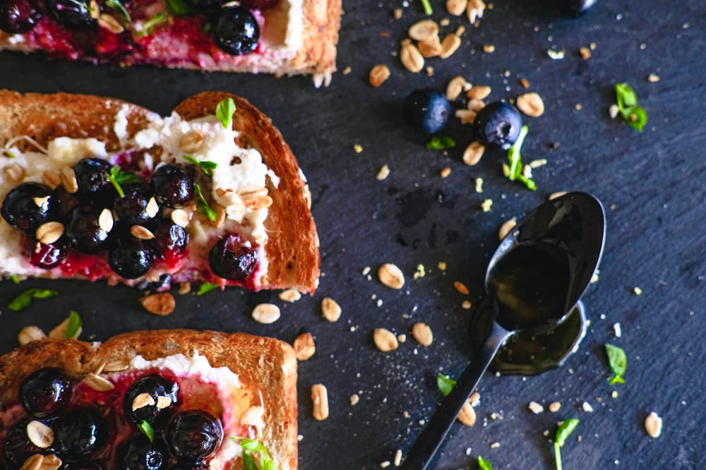 Roasted blueberry with honey & ricotta - image 1 - student project