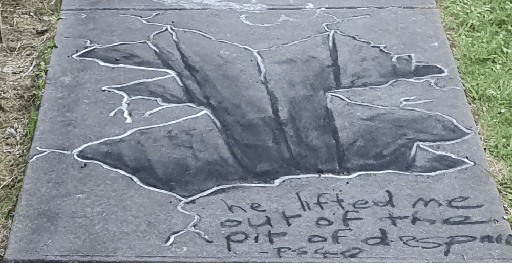 Anamorphic (sketchpad & street chalk) - image 2 - student project