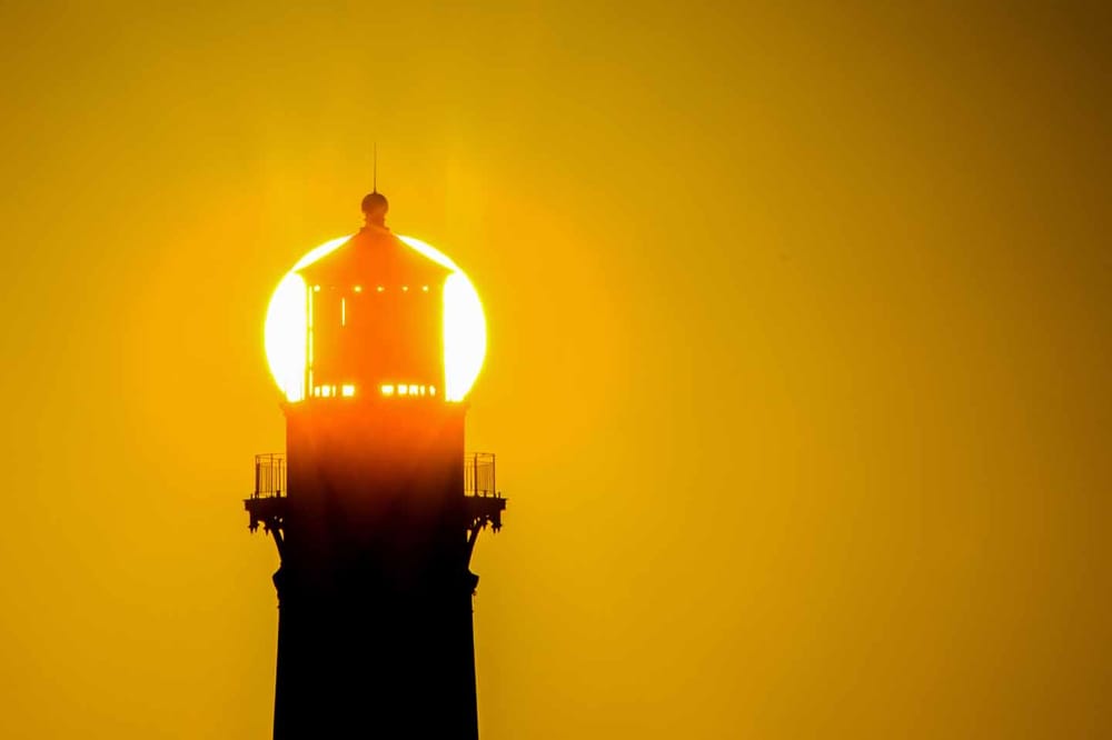 Moon and Sun at Pigeon Point Lighthouse. - image 1 - student project