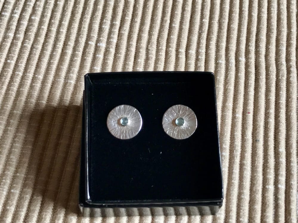 Iolite starbursts, apatite studs and garnet starburst pendant - image 2 - student project