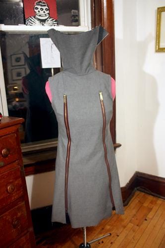 Nursing Tunic For Edgy Moms (Zip and Sip) - image 11 - student project