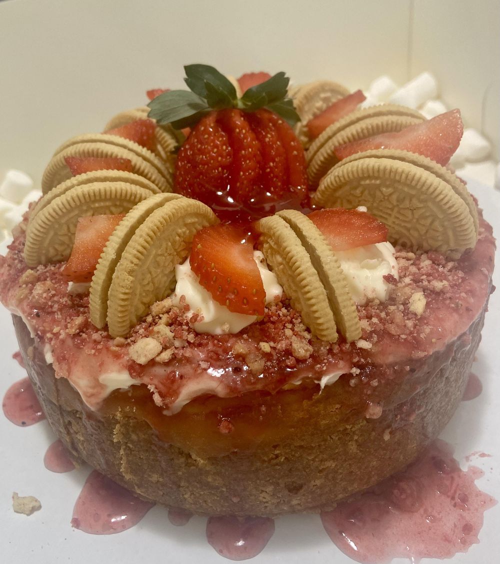 strawberry vanilla crunch cheesecake - image 1 - student project