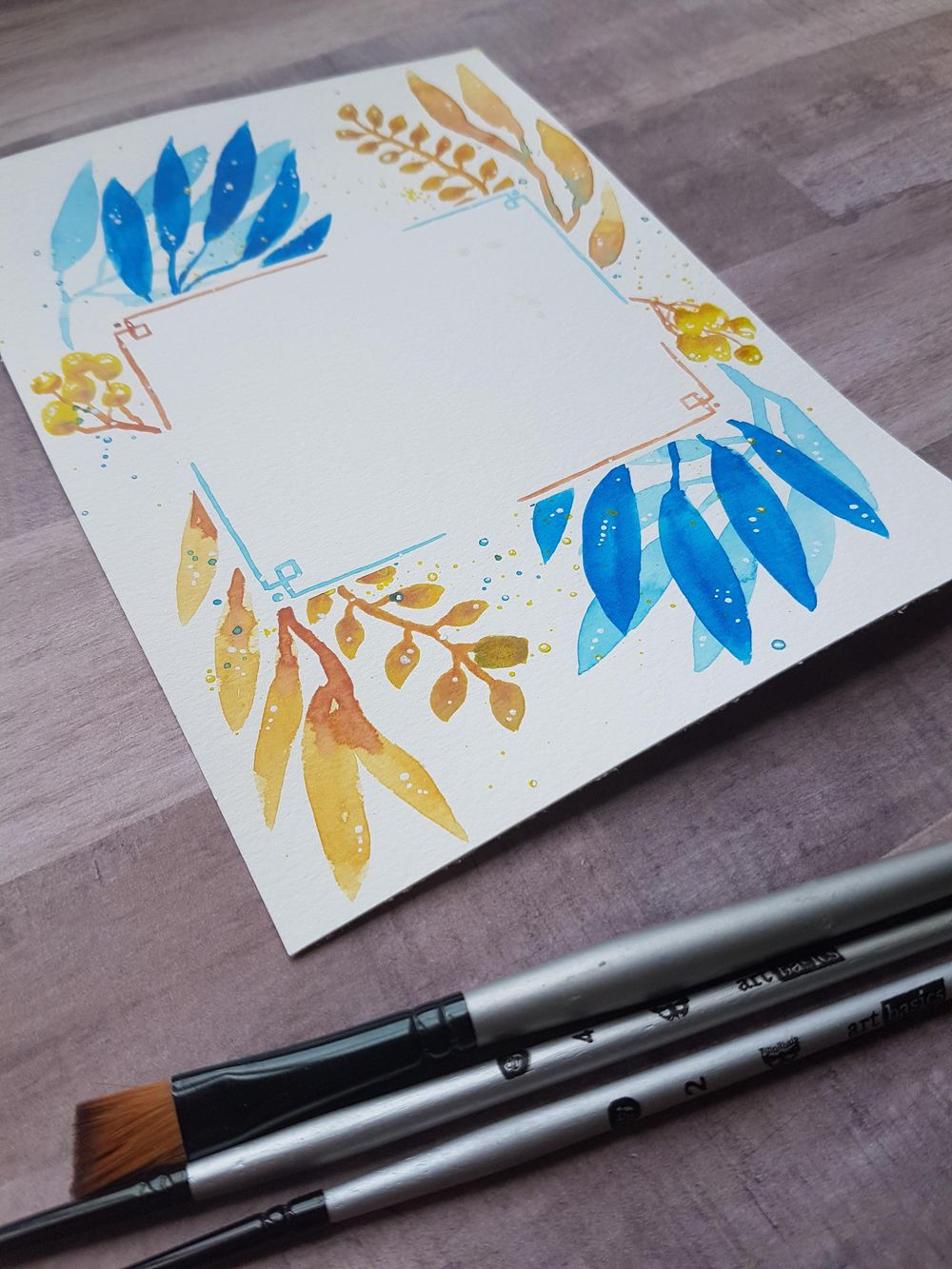A blue and a natural tones frames - image 2 - student project