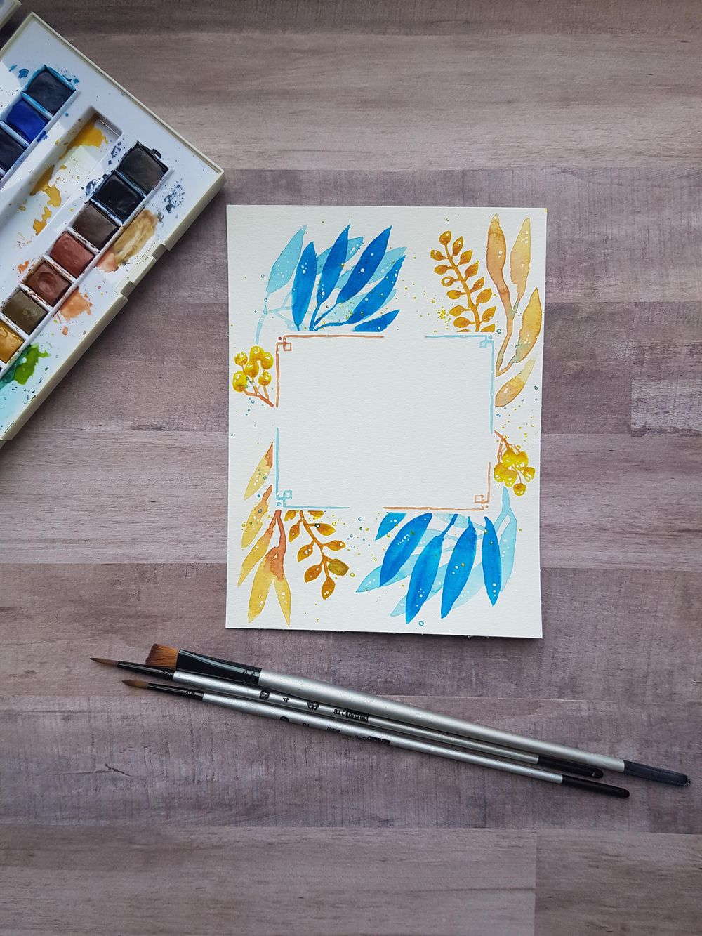 A blue and a natural tones frames - image 1 - student project