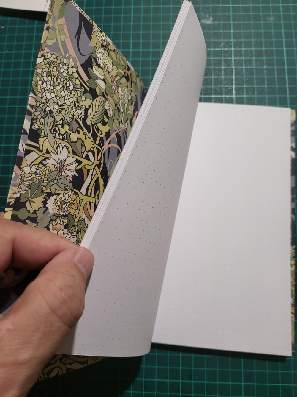 Japanese Binding with hard cover - image 1 - student project