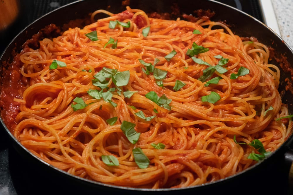 Making Pasta al Pomodoro for the first time - image 7 - student project