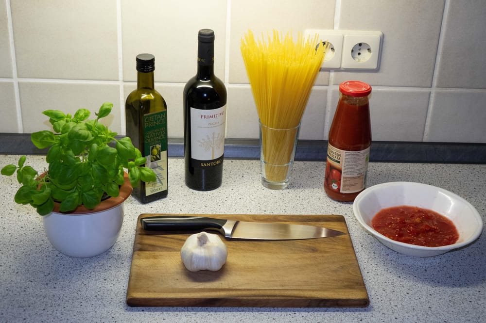 Making Pasta al Pomodoro for the first time - image 1 - student project
