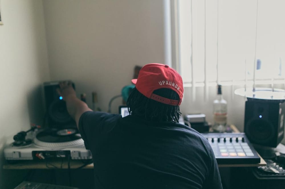 DJ Spintelect | #SupportYourAfricanDJ - image 1 - student project