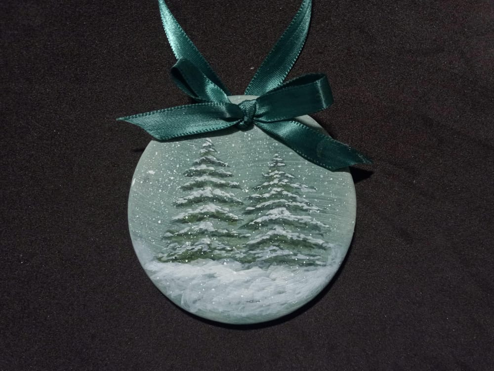 Watercolor painting on Ceramic Ornament - image 1 - student project