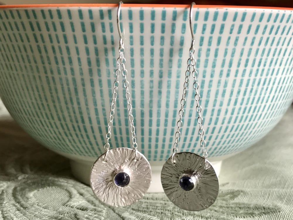 Iolite starbursts, apatite studs and garnet starburst pendant - image 3 - student project