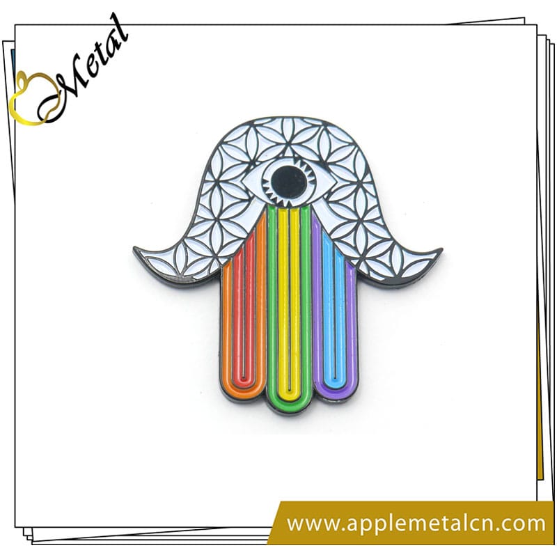 Simple Seashell Pin - image 1 - student project