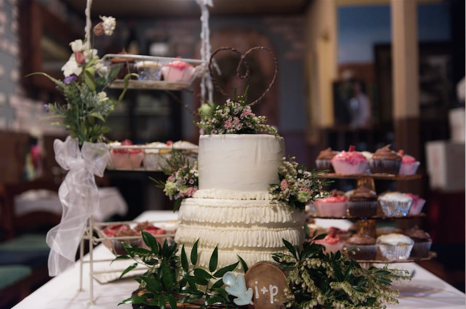 Wedding Cake/Cupcakes - image 1 - student project