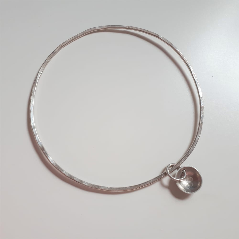 Charming bangle - image 1 - student project