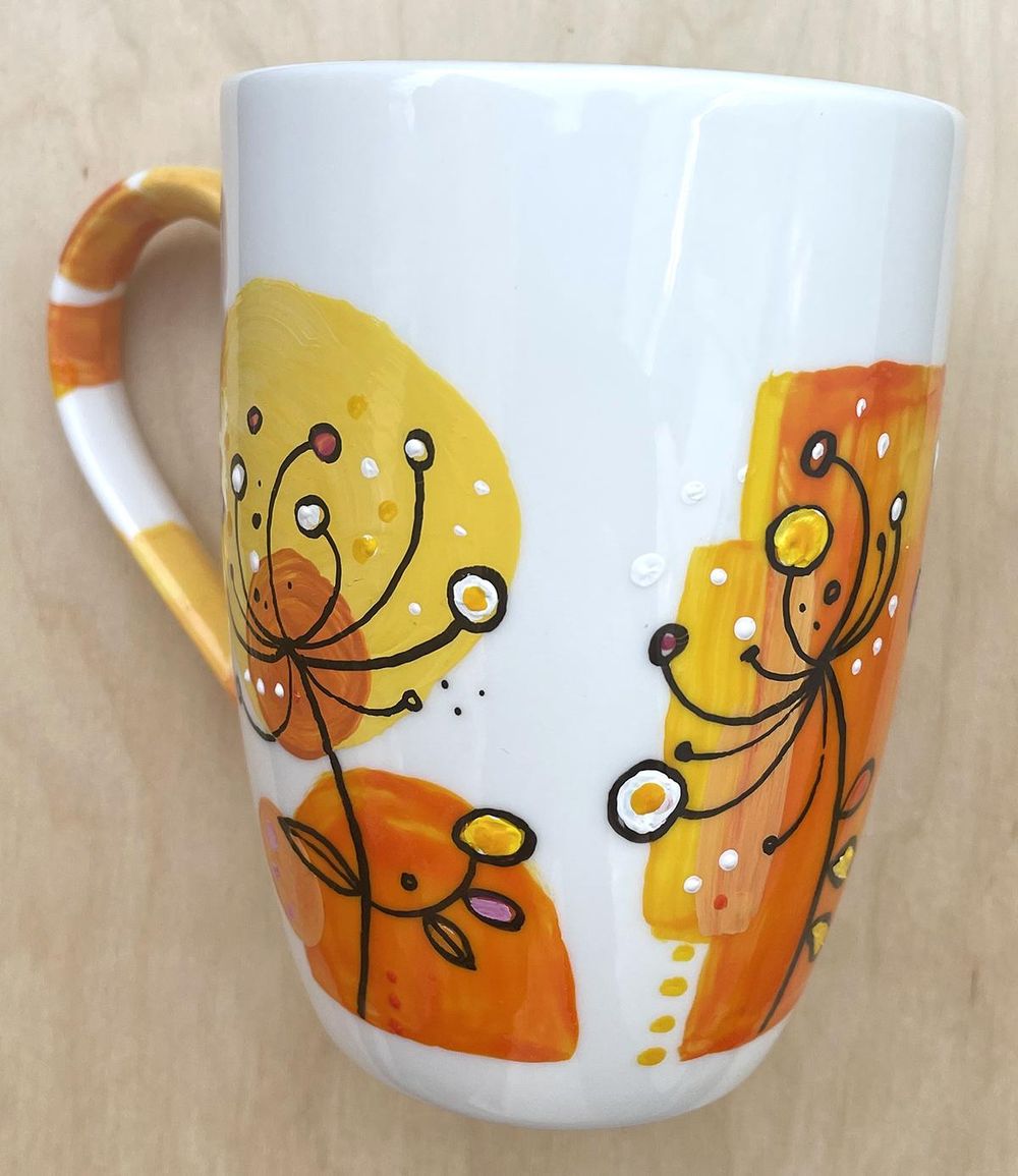 ¡Mi taza pintada para esta clase! * My Handpainted Mug Project! - image 1 - student project