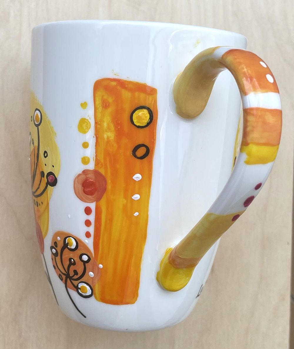 ¡Mi taza pintada para esta clase! * My Handpainted Mug Project! - image 3 - student project