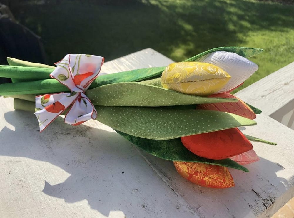 Different kind of Tulip Bouquets - image 6 - student project