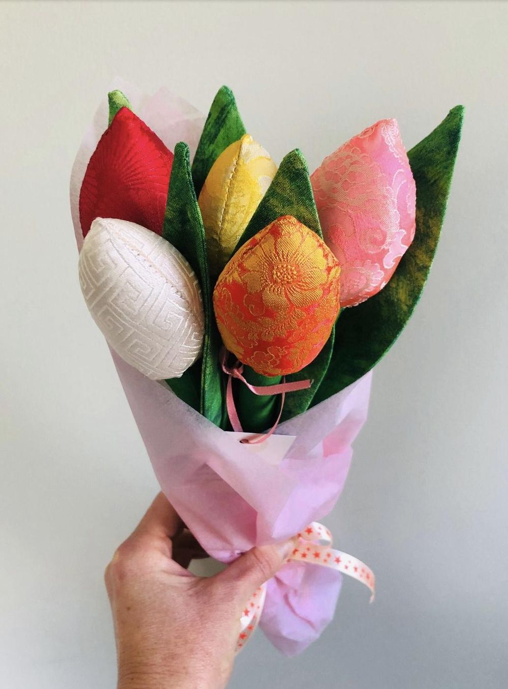 Different kind of Tulip Bouquets - image 4 - student project