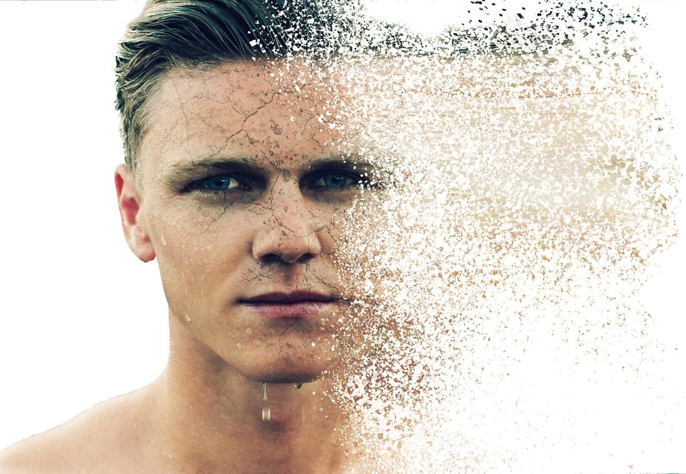 Photoshop: disintegration effect - image 1 - student project