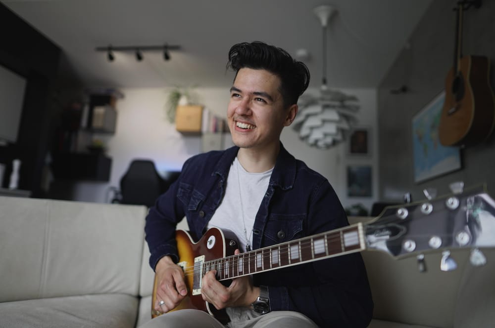 "Summery Guitar" - image 1 - student project