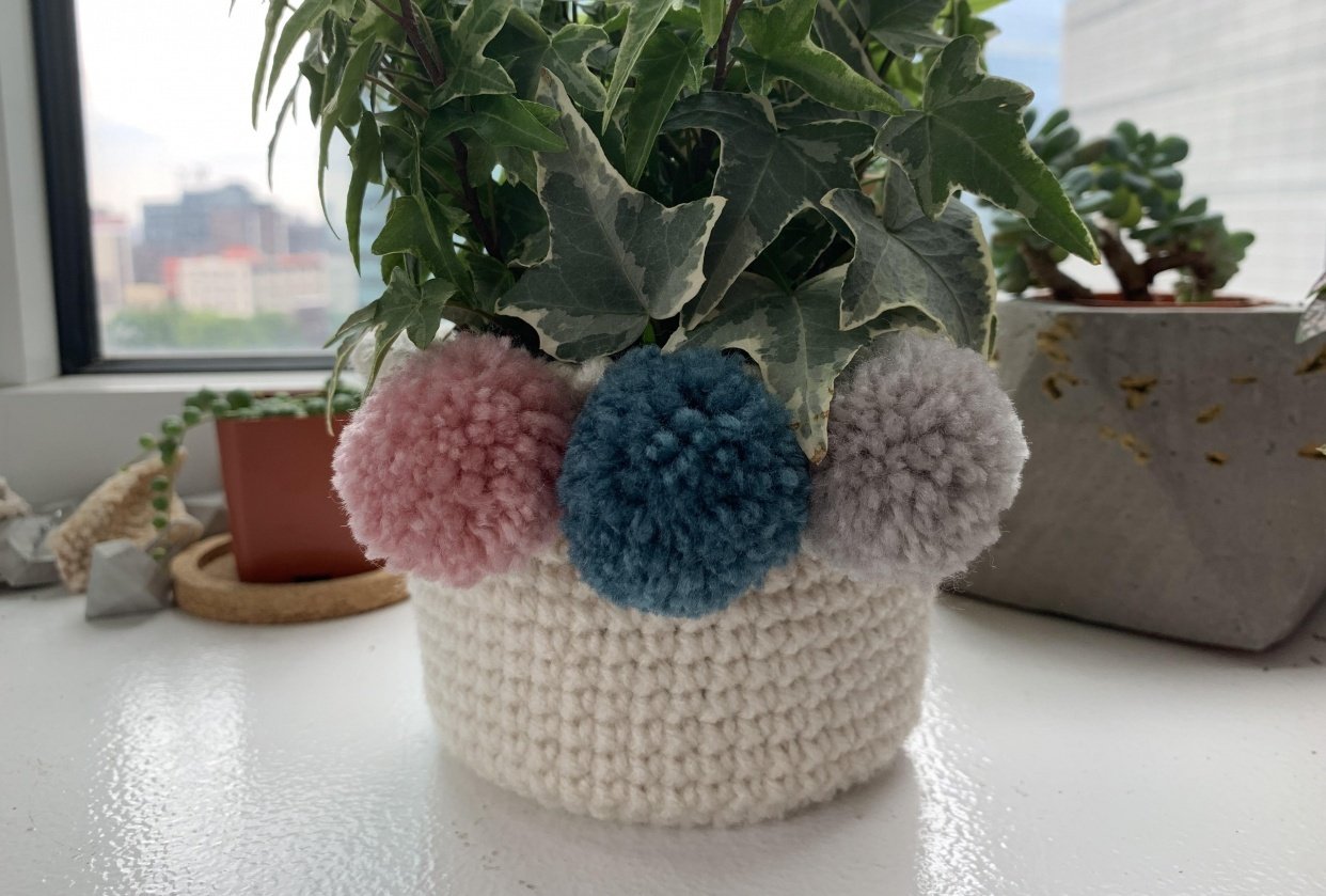 Crochet a plant pot - student project