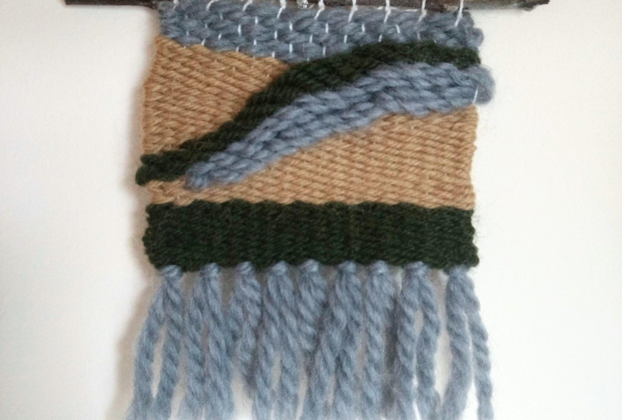 Using the soumak braid stitch in weaving - student project