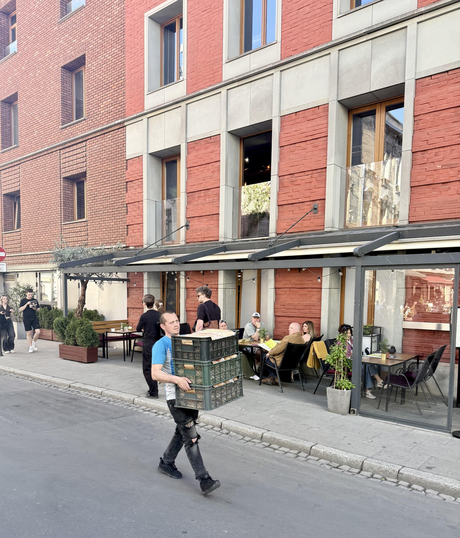 Seeing Krakow from a seat on a horse drawn carriage. - image 2 - student project