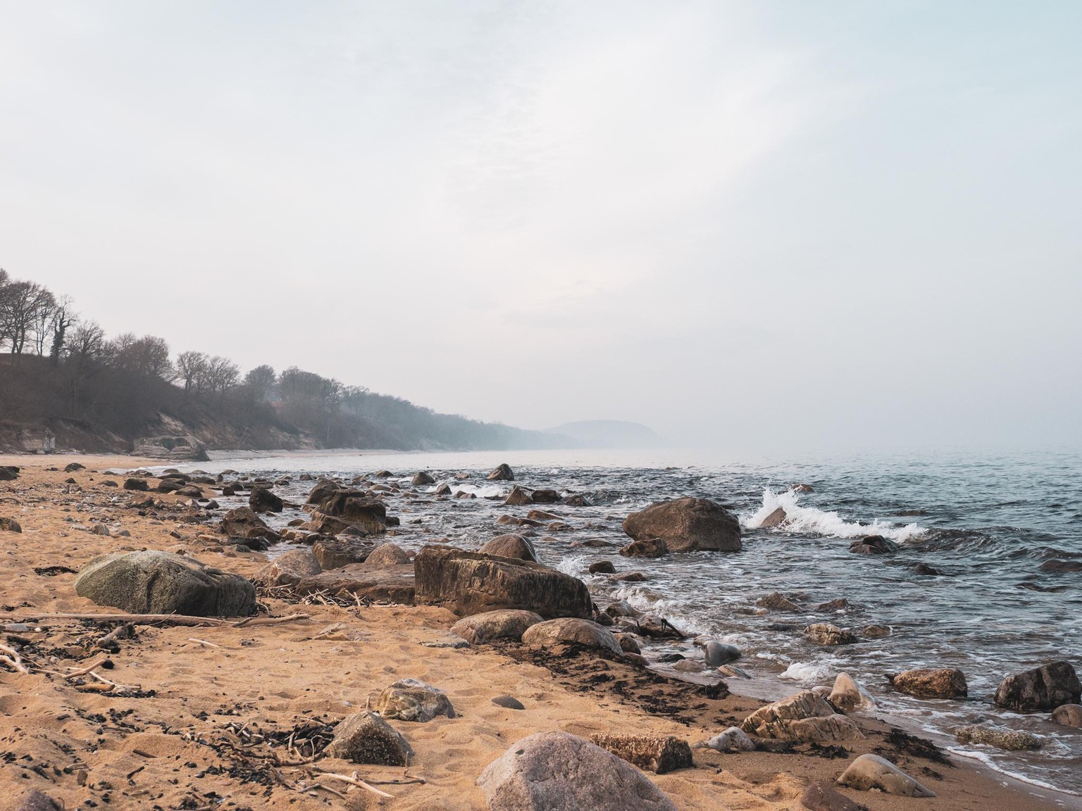 A chilly walk along the coast. Österlen, Sweden. - image 2 - student project