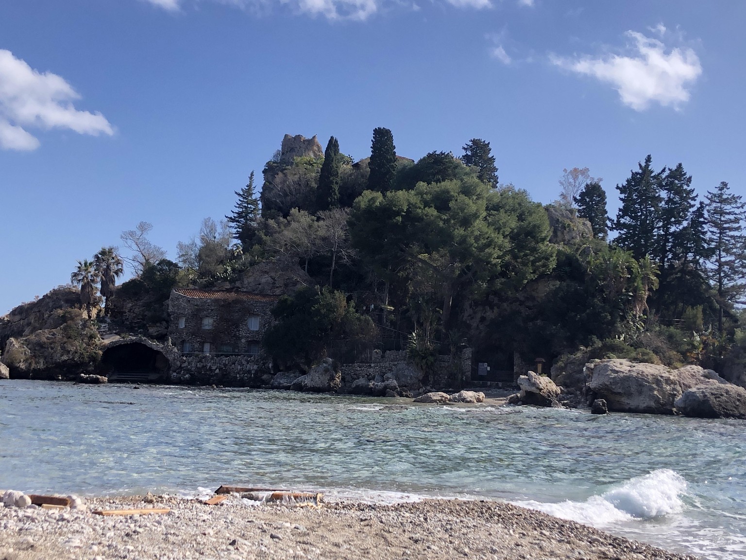 Isola Bella sketch - image 2 - student project