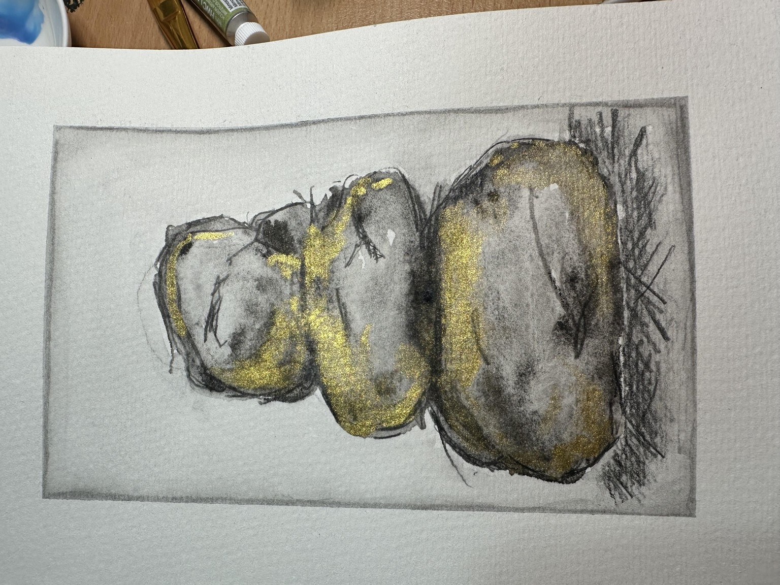 Graphite and gold is fabulous - image 2 - student project
