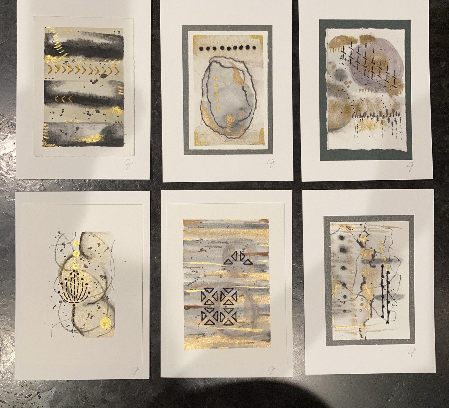 Black and gold greeting cards - image 2 - student project
