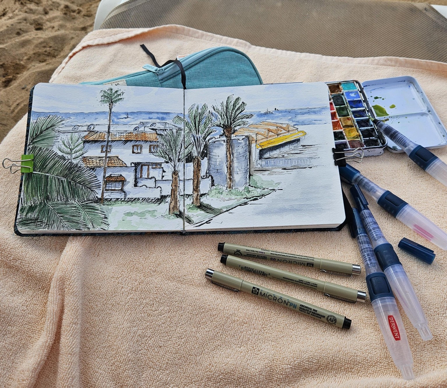 Holiday Sketchbook Adventure - image 2 - student project
