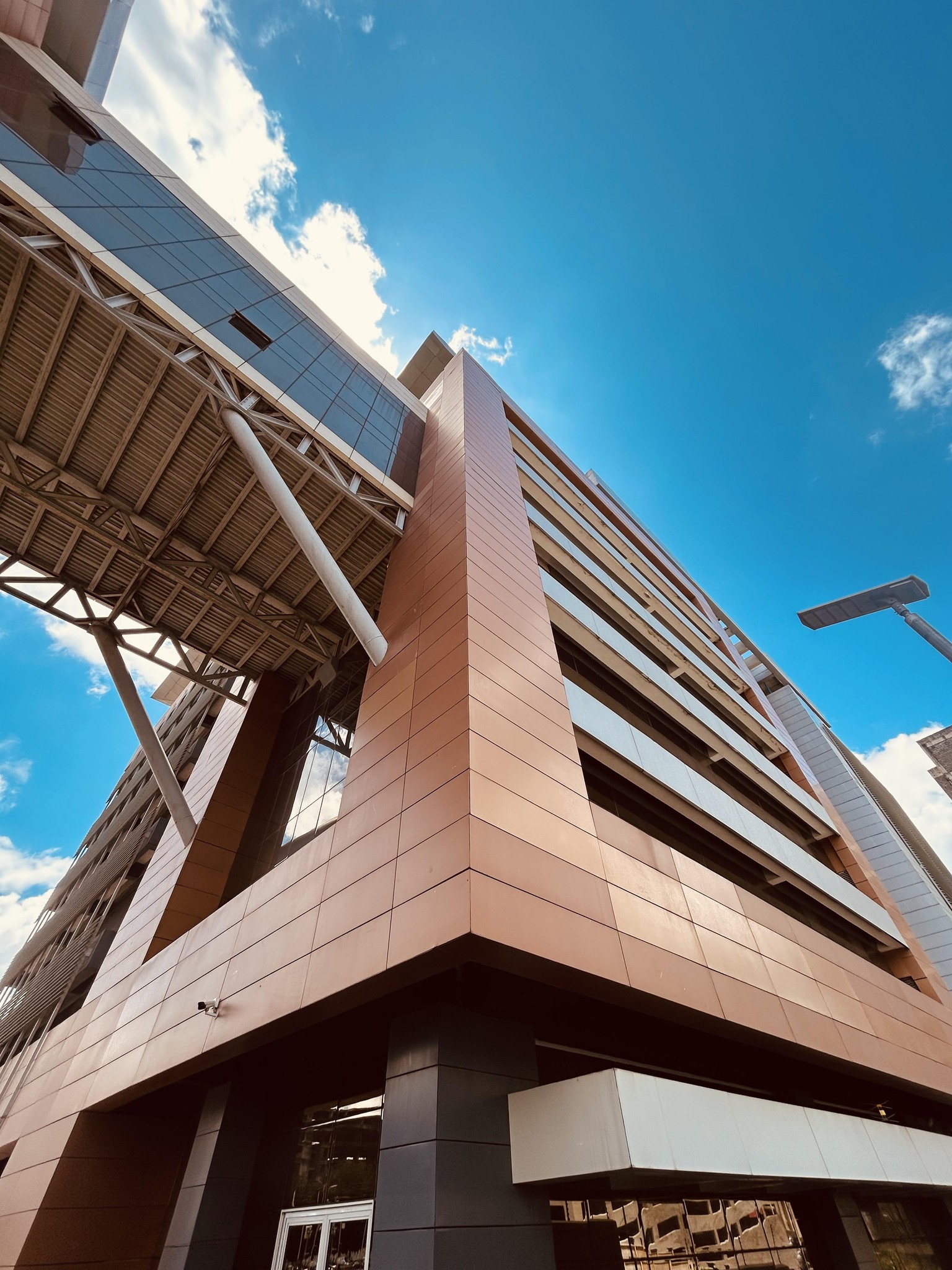 Wide shot of an Architecture - image 1 - student project