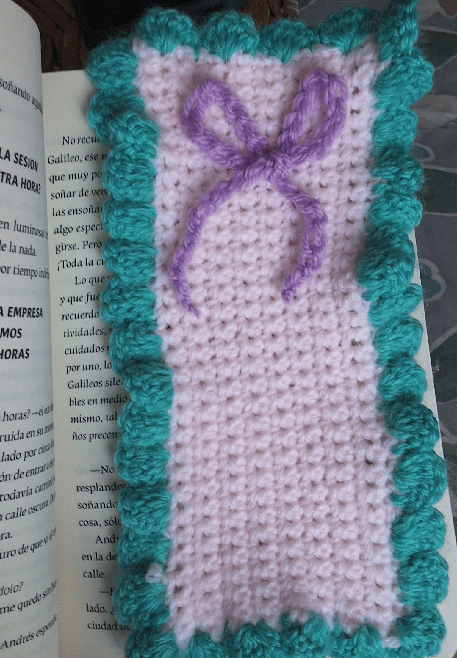 Crochet bookmark - image 1 - student project