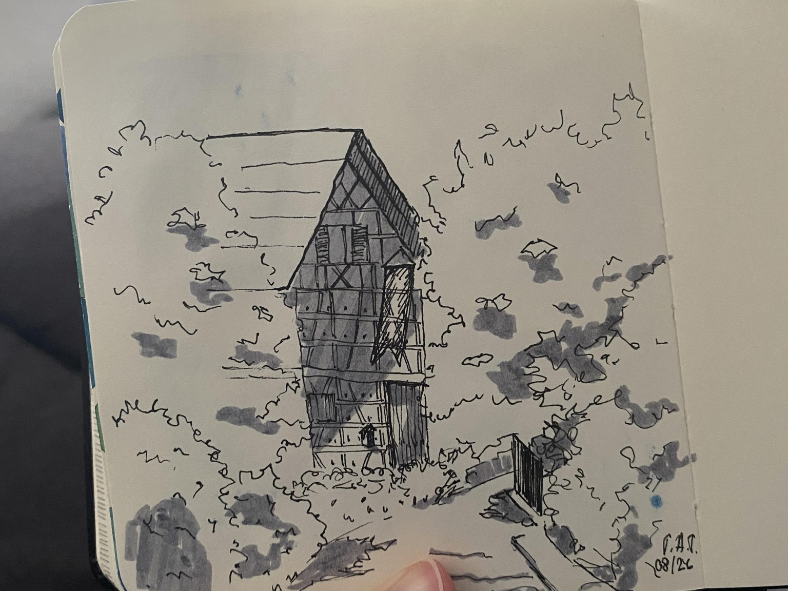 Urban Sketching Outside - image 3 - student project