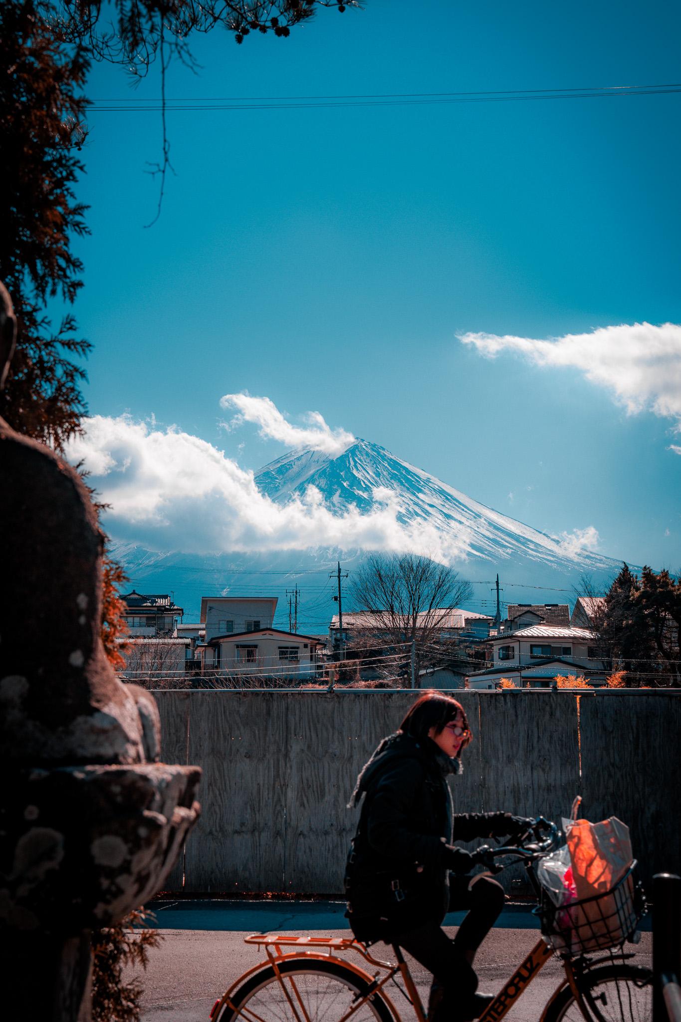 Street shots - Japan and Iceland - image 2 - student project
