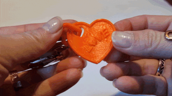 A Personalized Love Charm in Blender 3D! - image 1 - student project
