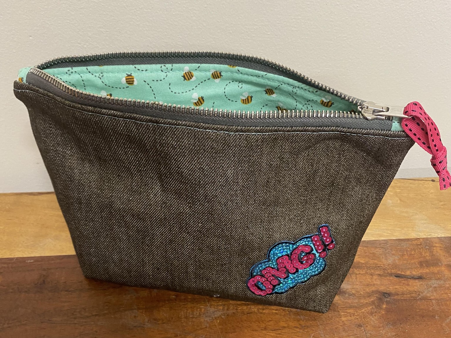 Sew a zipper Pouch - image 1 - student project