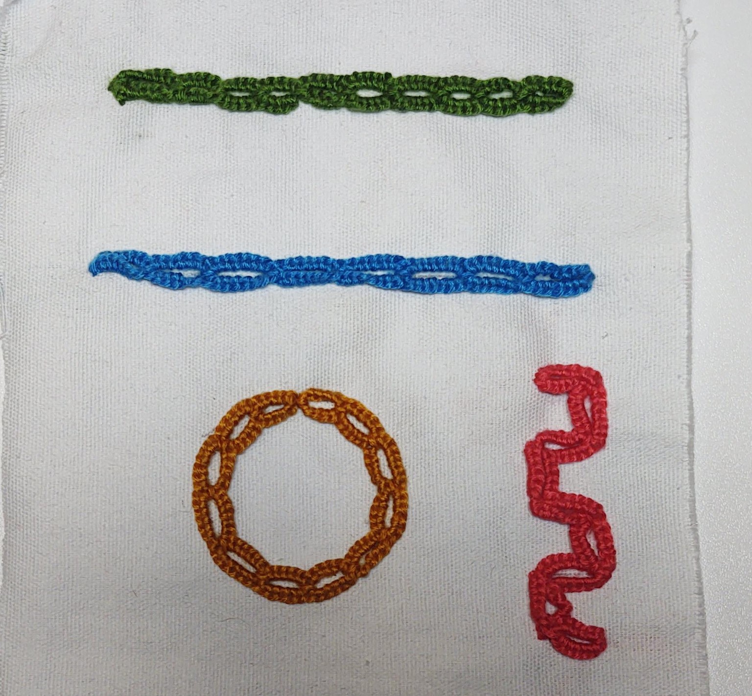 Button Hole Cable Chain - image 1 - student project