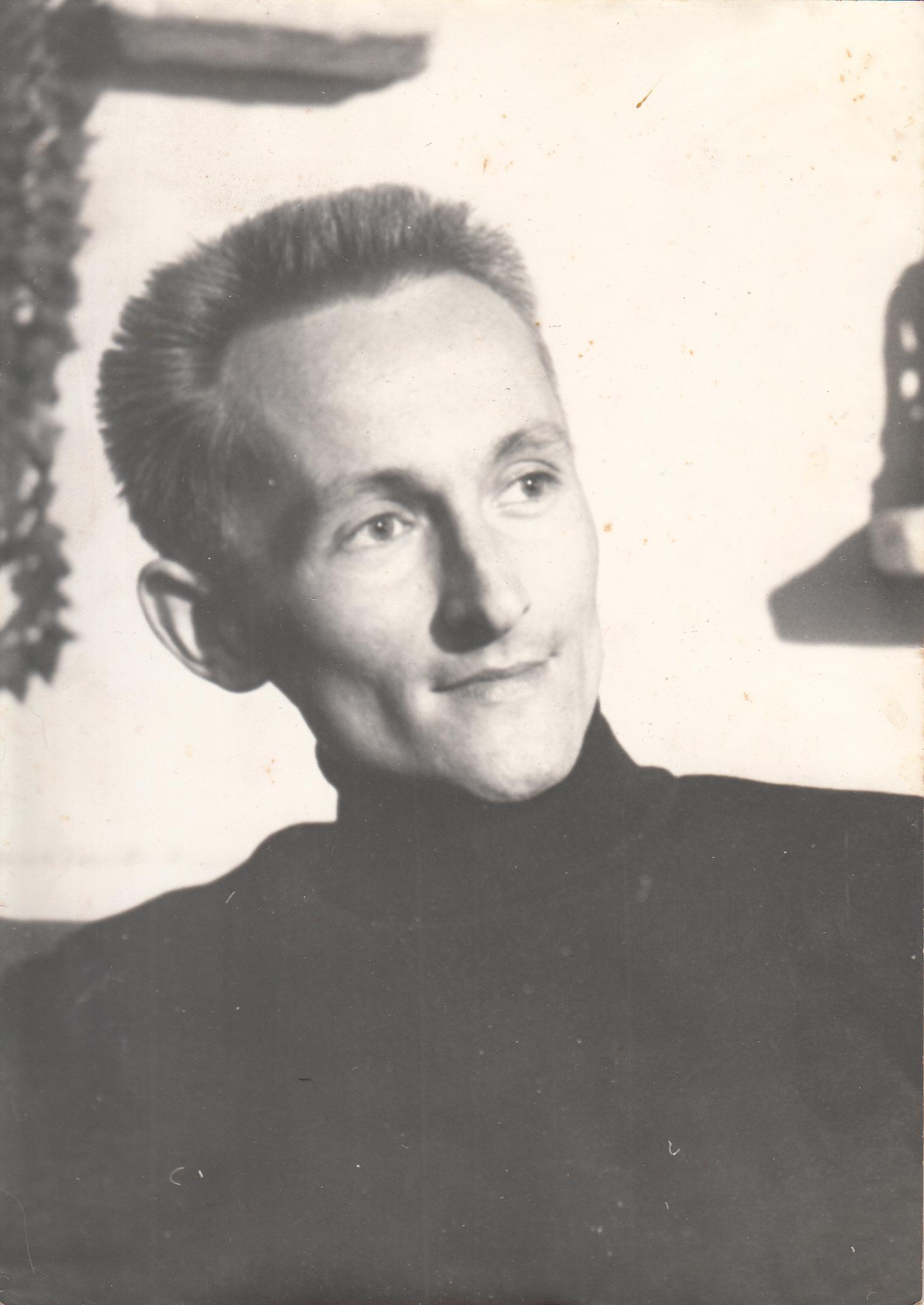 Old Photo of My Great-Uncle: Retouching - image 1 - student project
